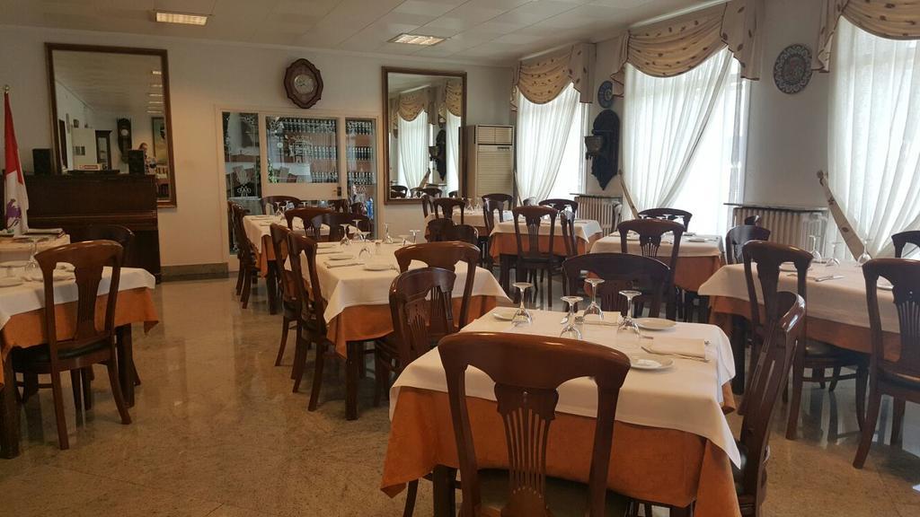 Hotel Nico Медінаселі Екстер'єр фото